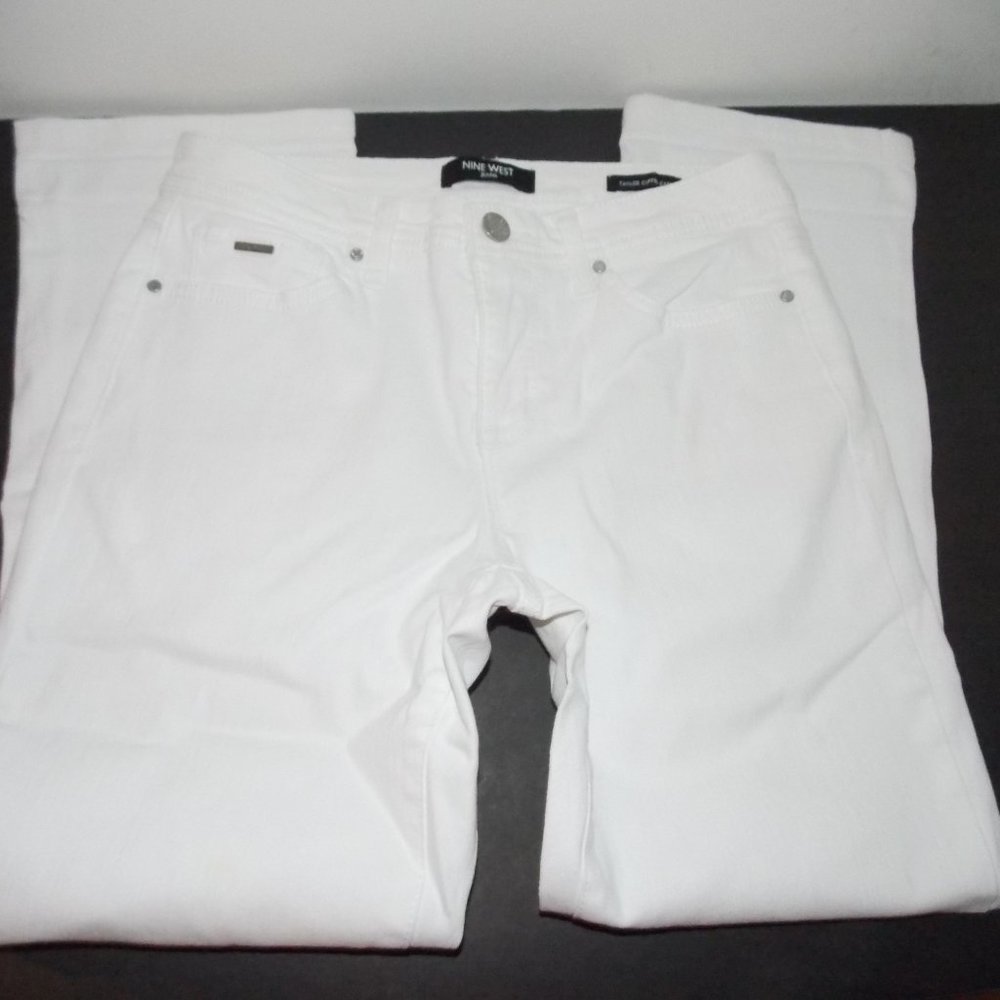 NW Nine West white Taylor Cuffed Capris size 4